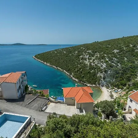 Lara * Vinišće